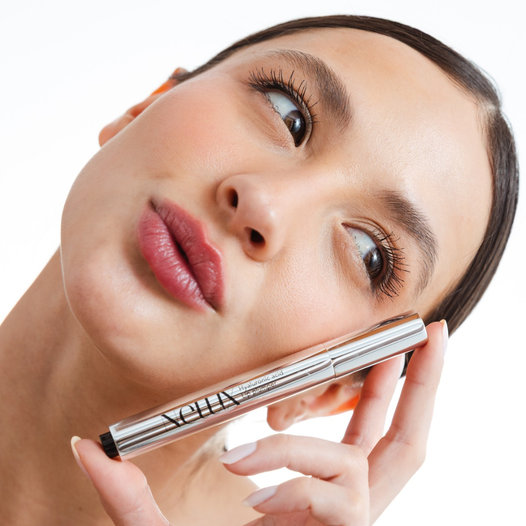 The Hyaluronic Lip Plumper - Plump Without the Pain + 1+1 FREE