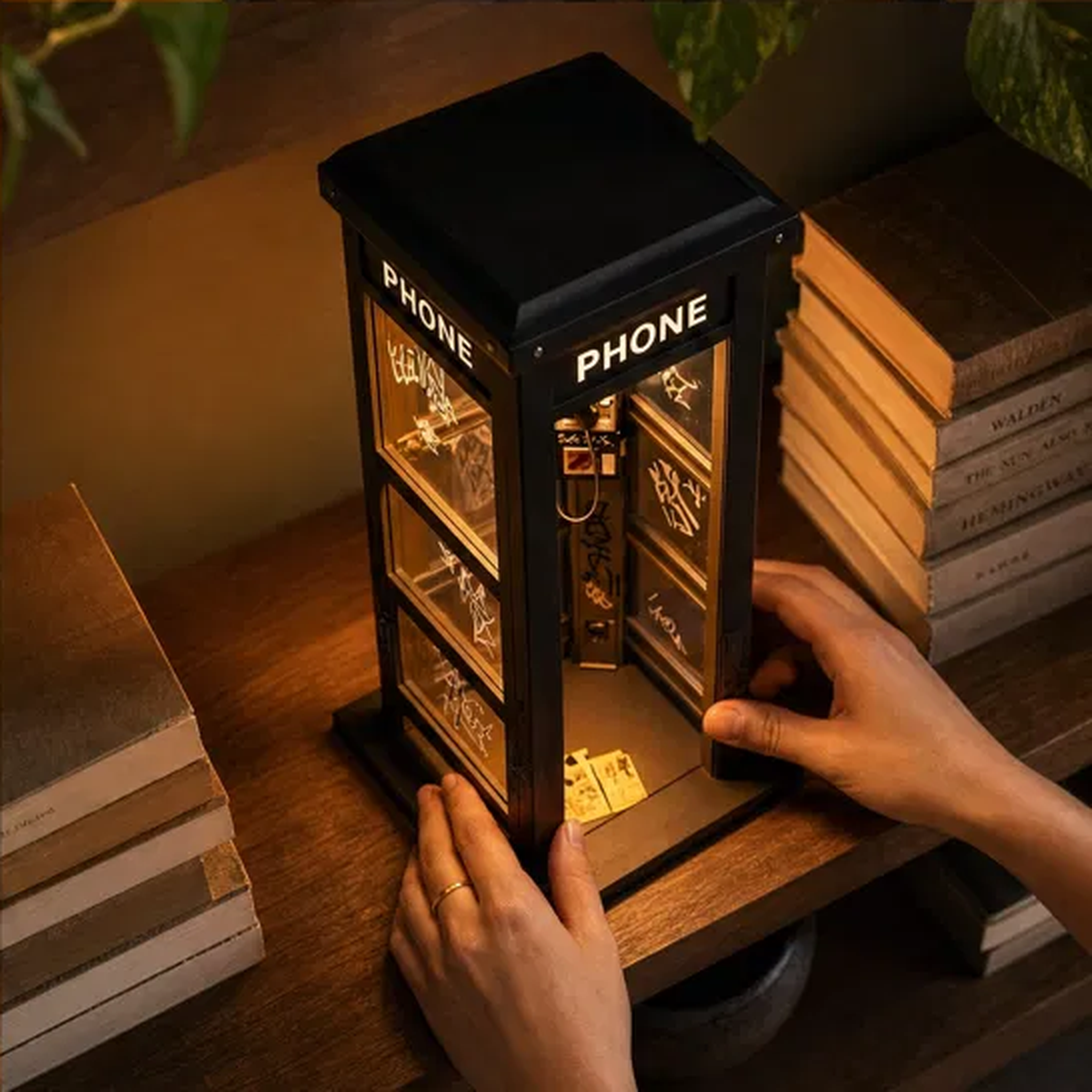 Noctaire™ – Cinematic Vintage Phone Booth Ambient Lamp + 50% OFF